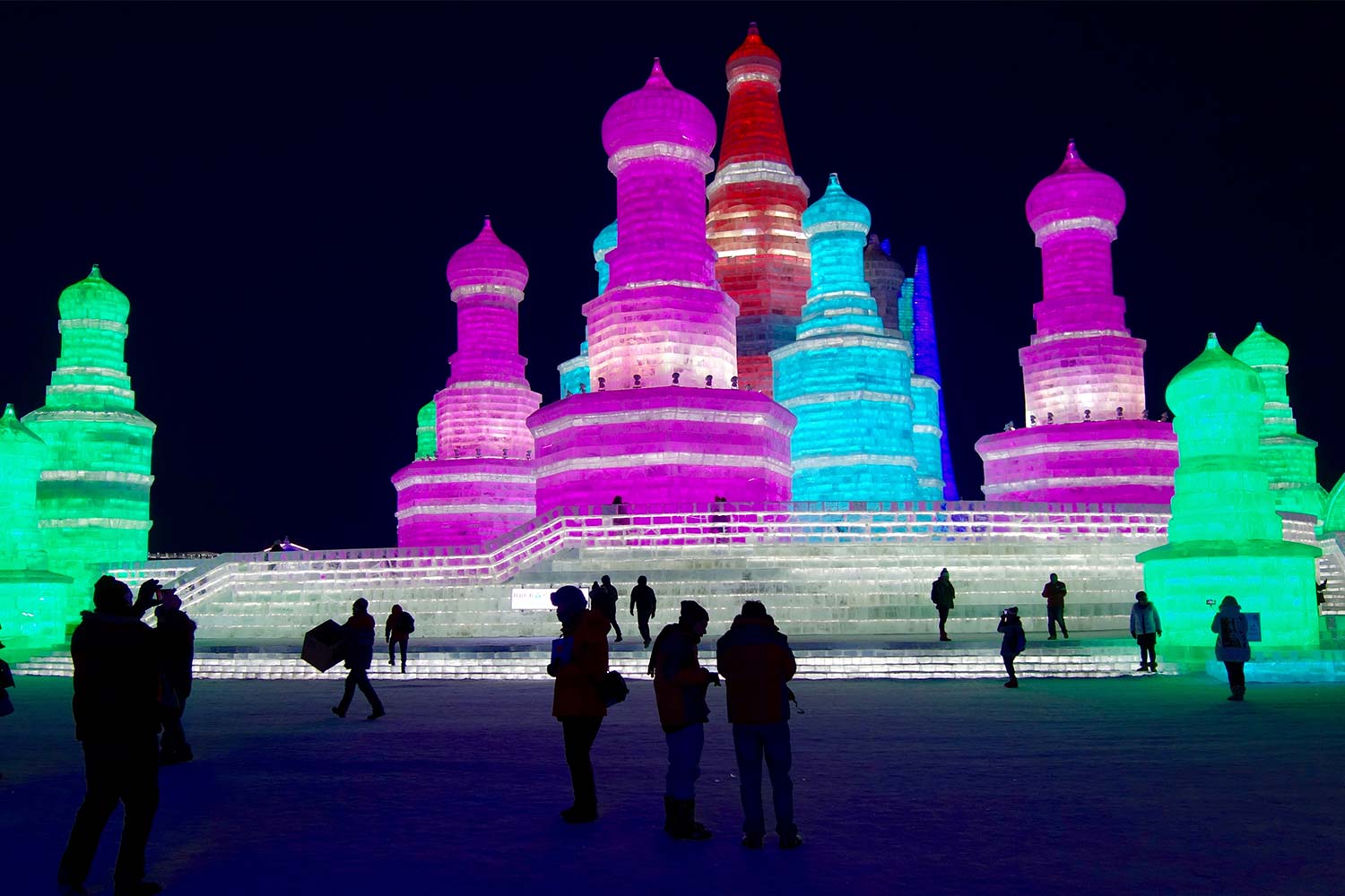 The-Ice-and-Snow-World